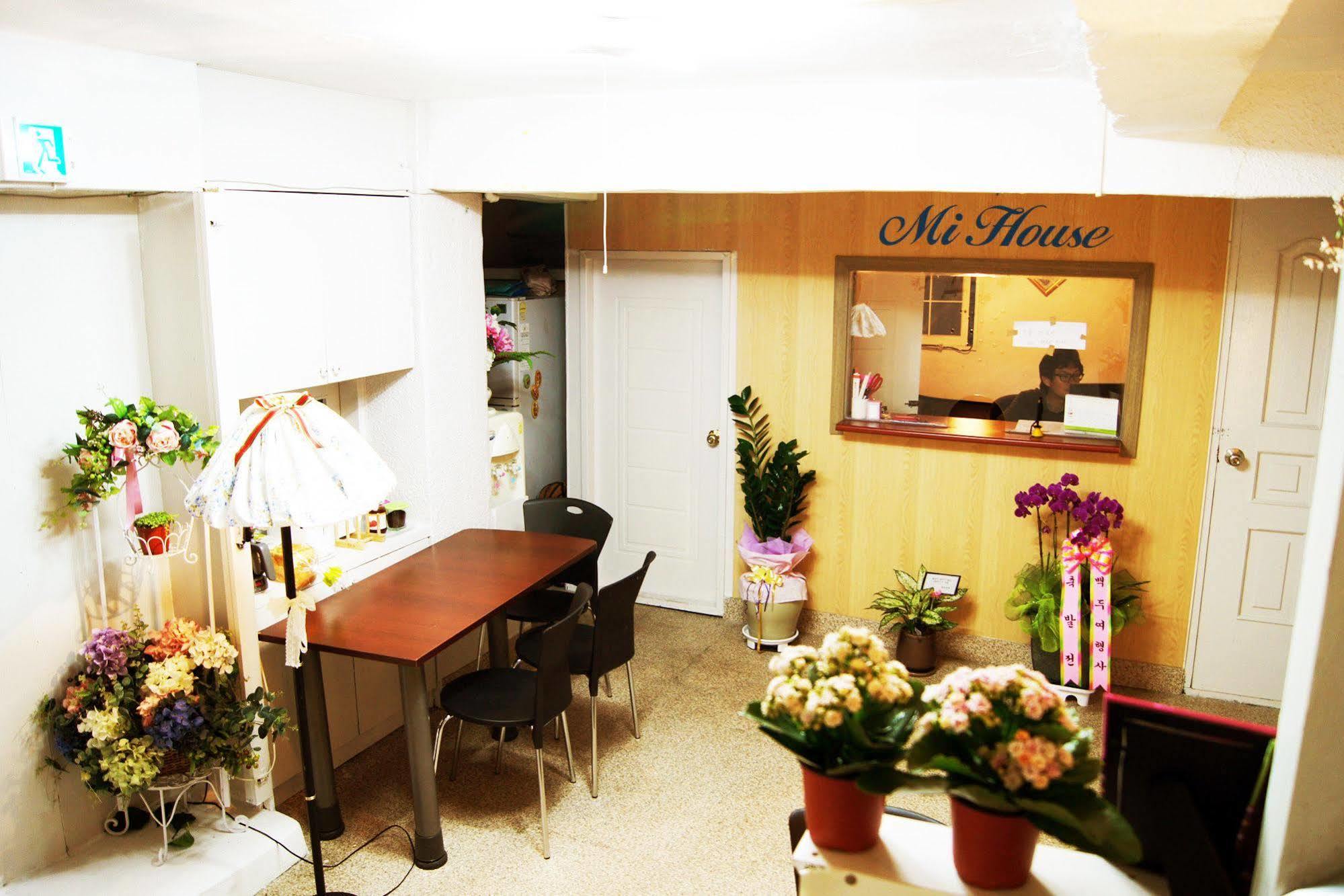 Mi House Hotell Seoul Exteriör bild